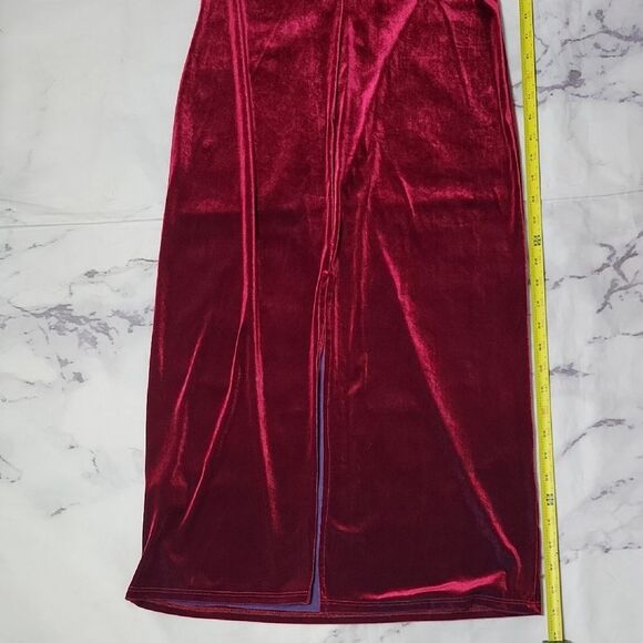 Blue Blush Wine Velvet Dress - Picture 7 of 7
